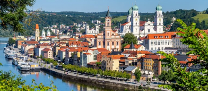 Říční plavba po Dunaji s českým průvodcem a dopravou