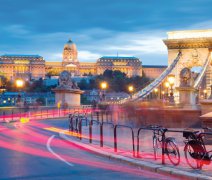 Poznejte krásy Dunaje s českým průvodcem a dopravou