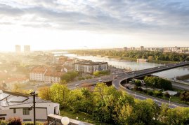PREMIUM - The Austrian Section of the Danube & Bratislava (BELLA)