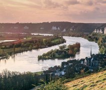 BASIC - Setkání nejen s Paříží na Seině (Viva)