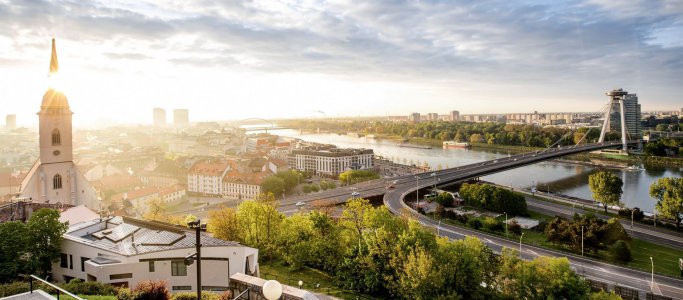 PREMIUM - Austrian part of the Danube & Bratislava (MIA)