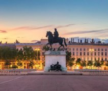 Ke Středozemnímu moři přes Provence - říční plavba s leteckou dopravou a českým průvodcem