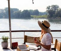 Ke Středozemnímu moři přes Provence - říční plavba s leteckou dopravou a českým průvodcem